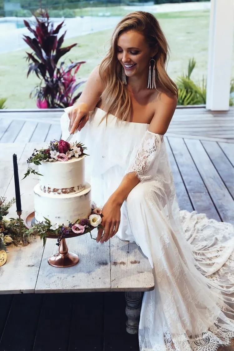 Beach Wedding Dresses Half Sleeve Off the Shoulder Lace Sexy Simple Boho Bridal Gowns