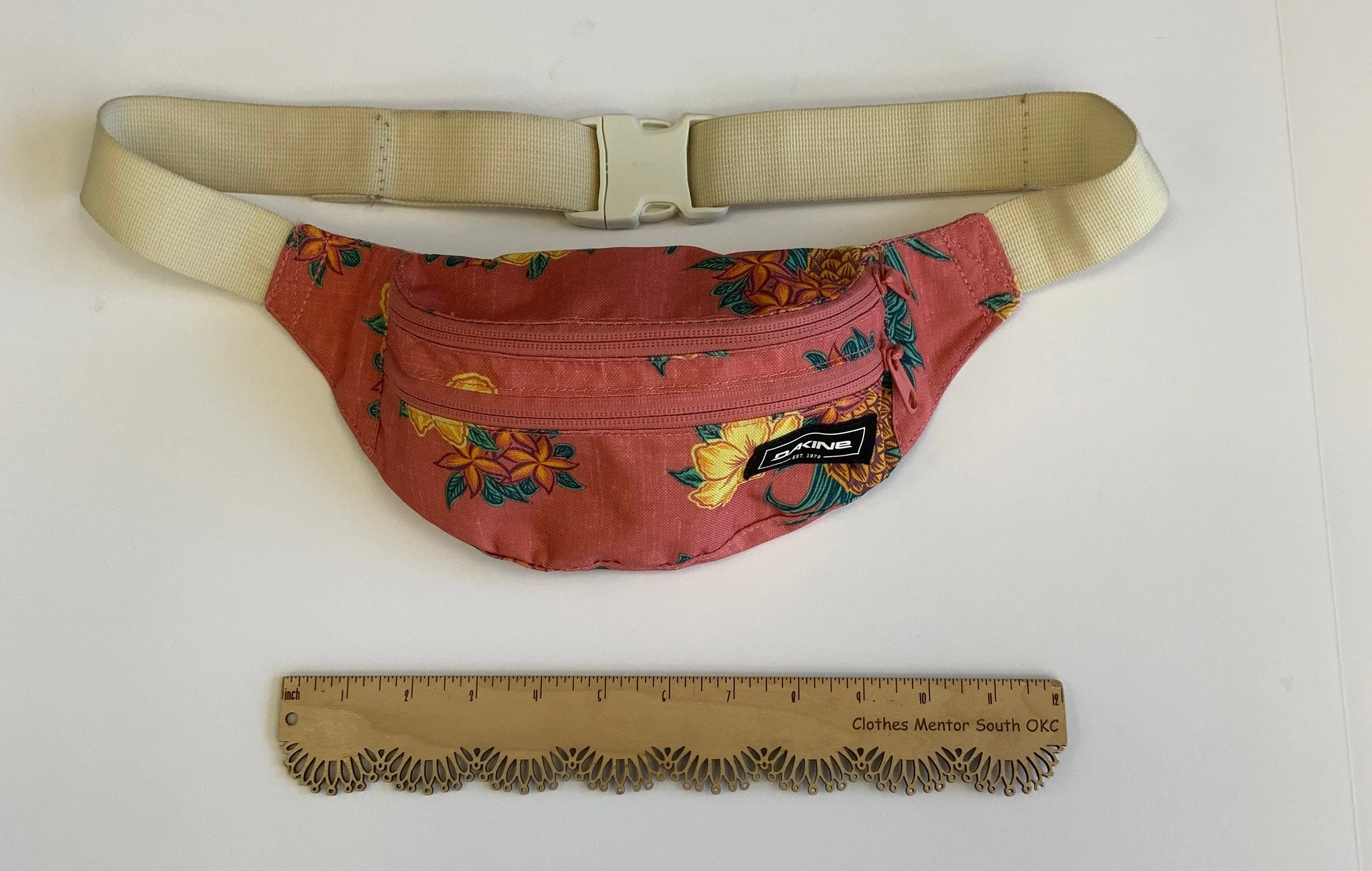 Belt Bag By Clothes Mentor  Size: Small