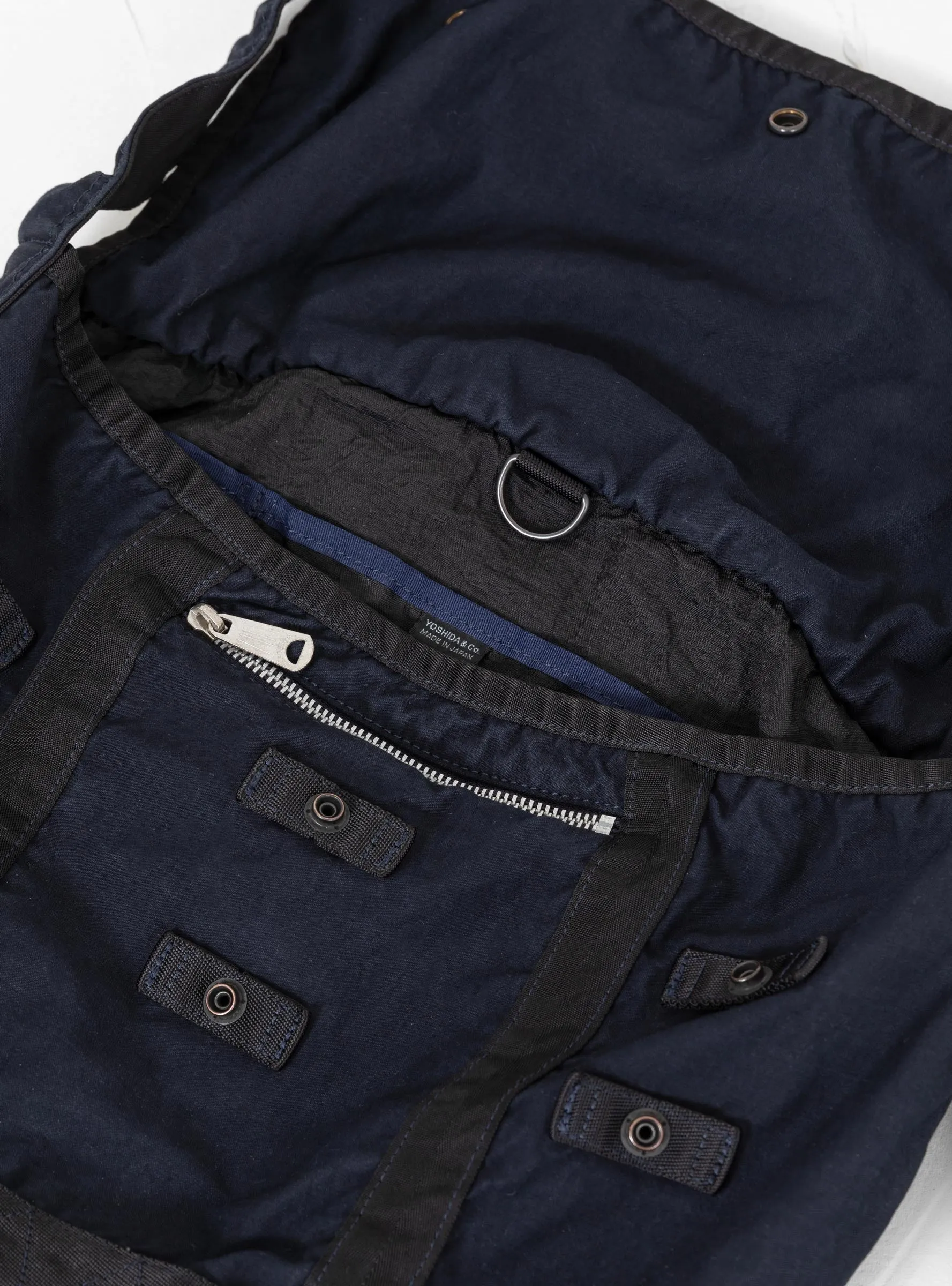 Crag Messenger Bag (M) Navy