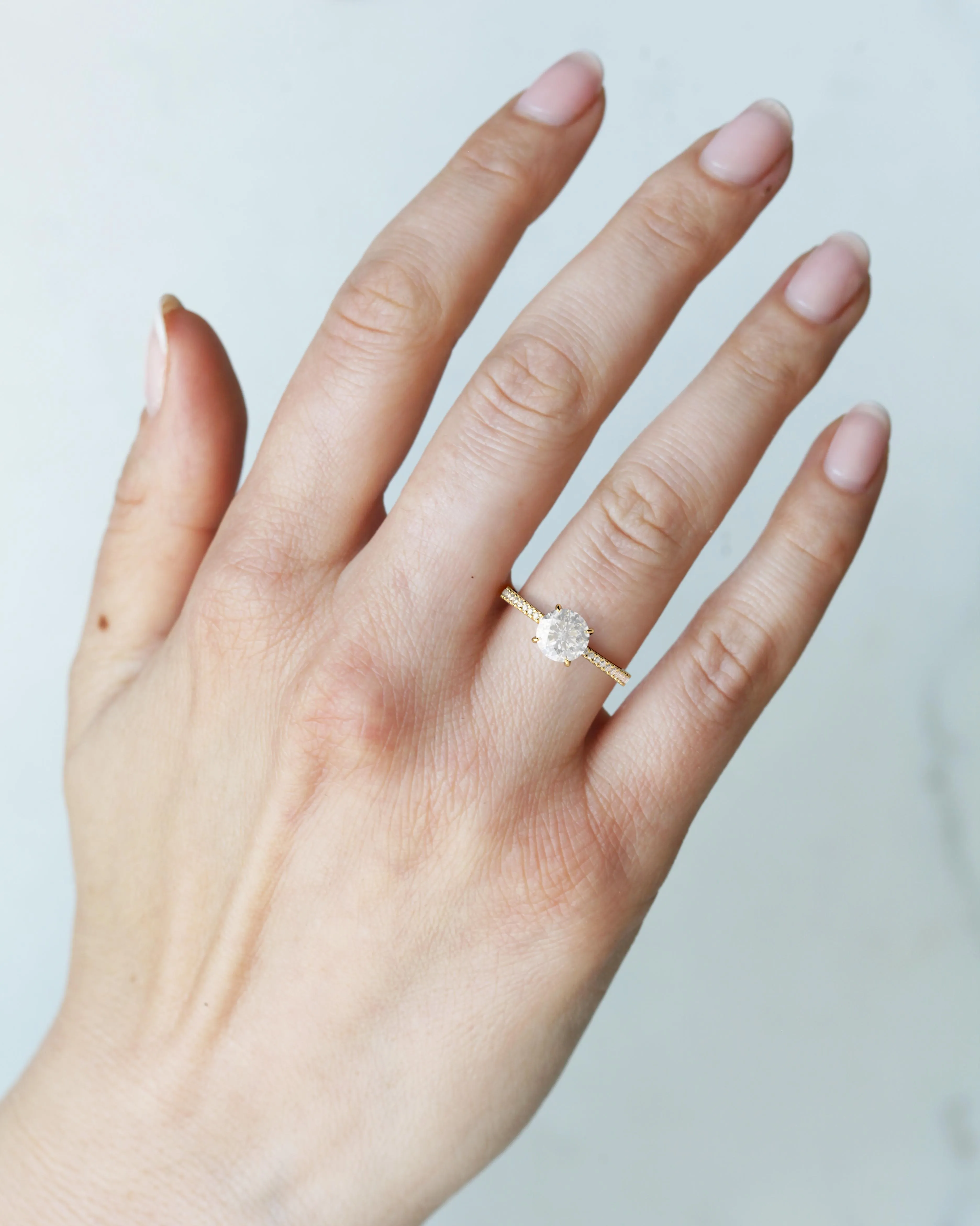 Round Full Pave Tapered Diamond Ring