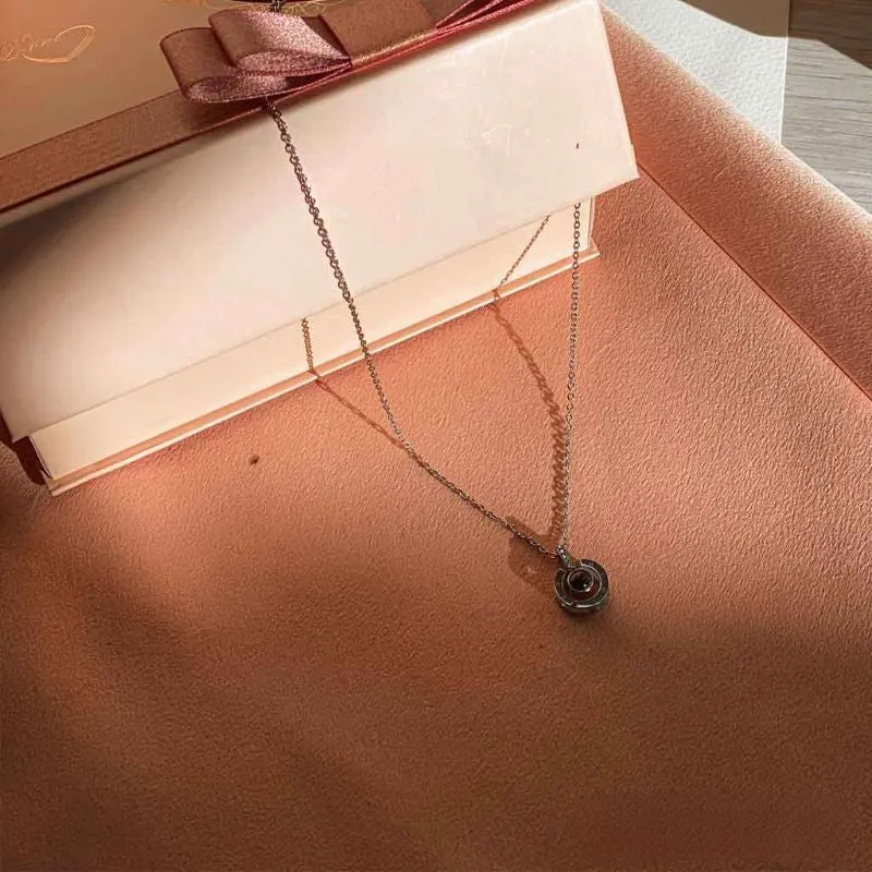 Timeless Necklace Set In Jewelry Box With Mini Roses